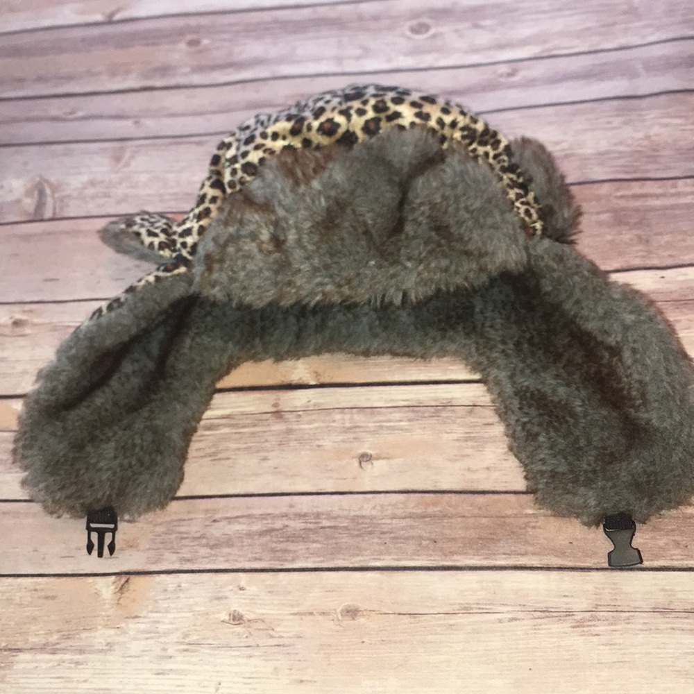 🧨SALE🧨 3/$20 ❄️Animal faux fur trapper hat - Picture 4 of 4